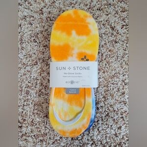 SUN + STONE 4-Pair. No Show Tie Dye Socks